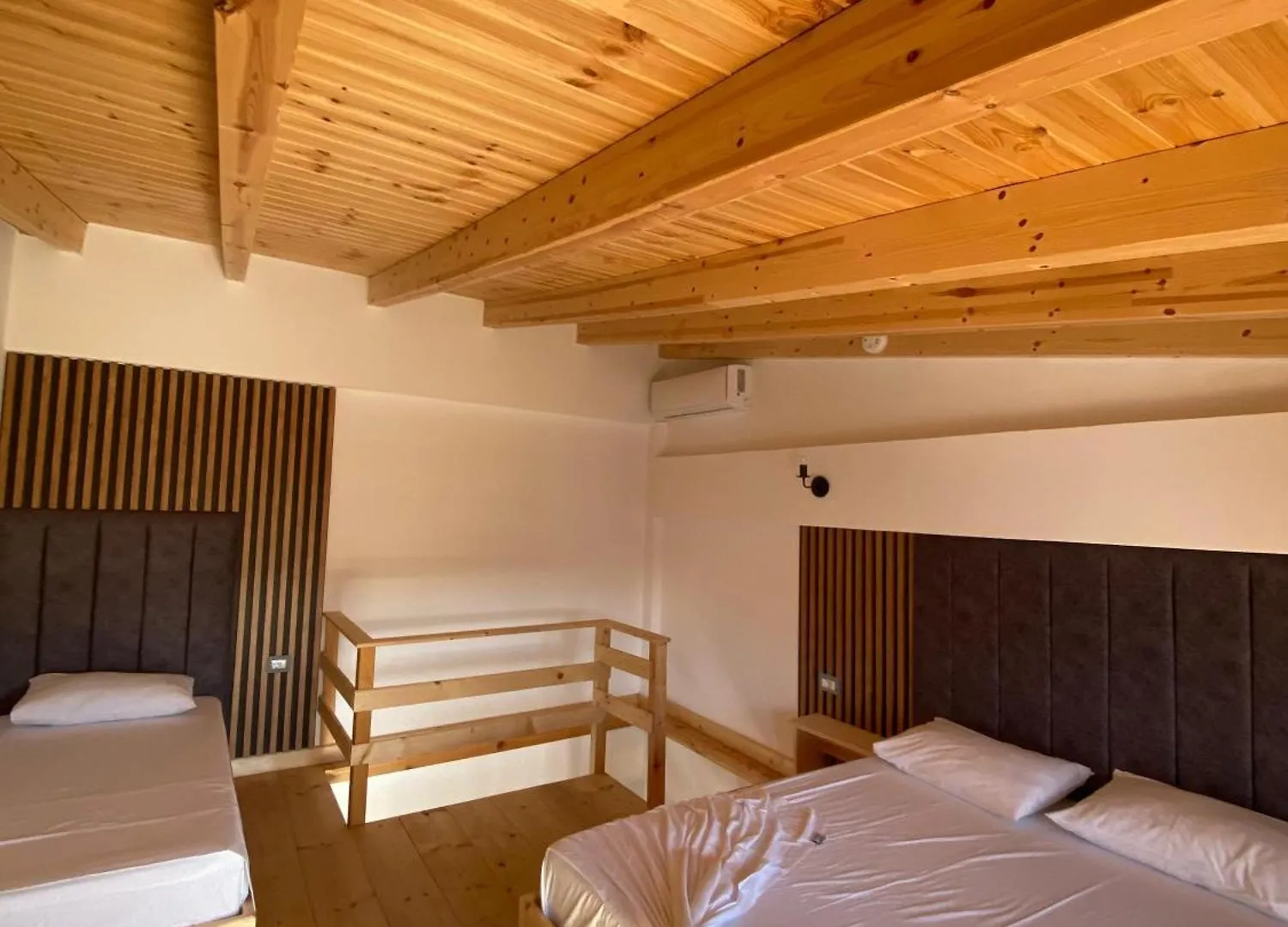 Hotell Sea'S Villa Ksamil